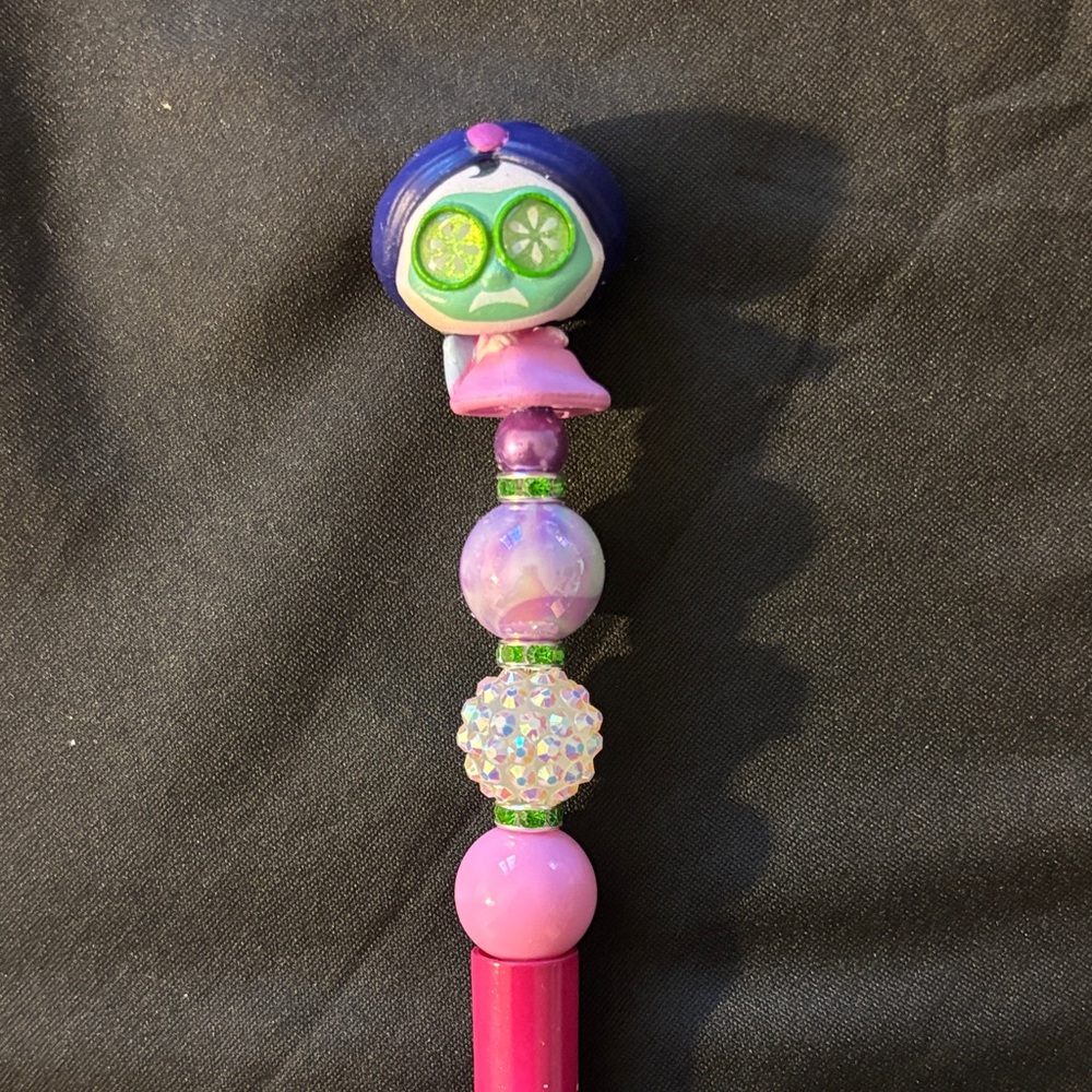 Handmade Disney Doorable Yzma from Emperors New Groove Pen - Picture 2 of 5